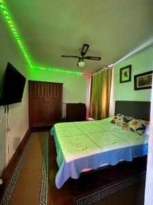 633619242:  en León