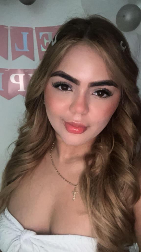 647695790: Chica busca chico en Mallorca