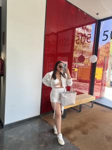 637705108: Chica busca chico en Barcelona