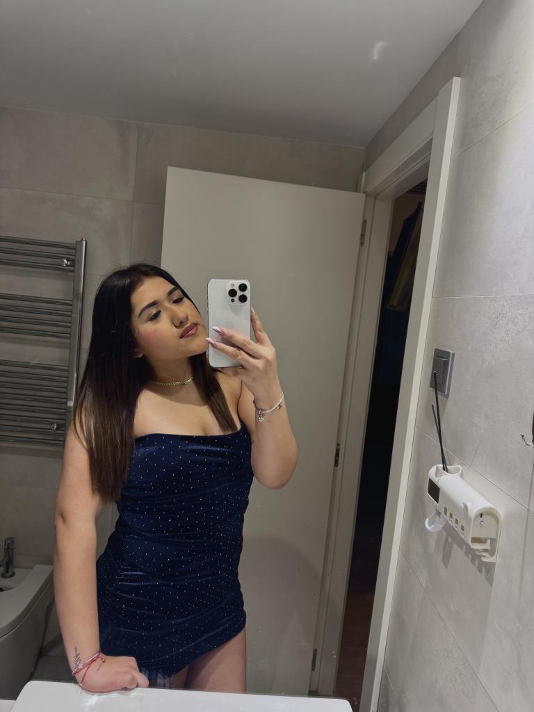 637705108: Chica busca chico en Barcelona