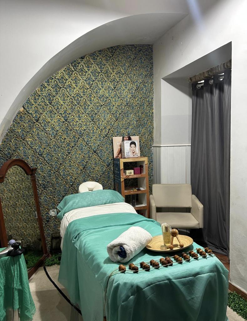 Chica busca chico en Cádiz: 