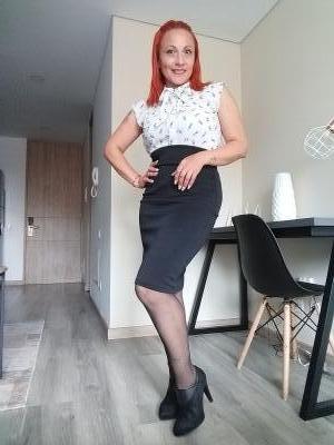 631132952: Chica busca chico en Barcelona