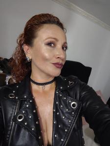 631132952: Chica busca chico en Barcelona