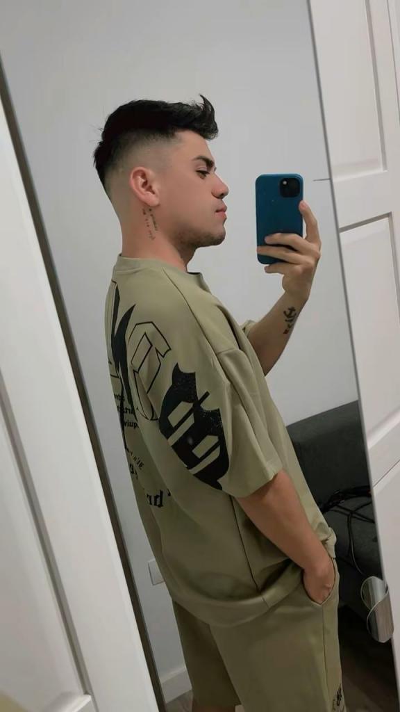 677649378: Chico busca chica en Sevilla