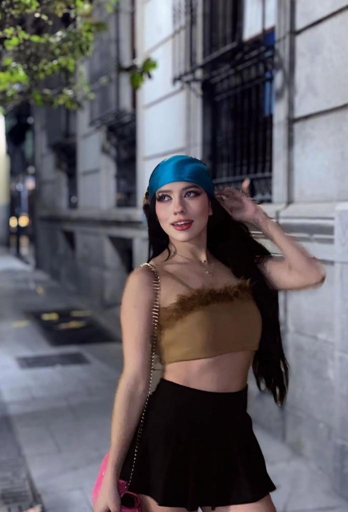 664035348: Chica busca chico en Madrid