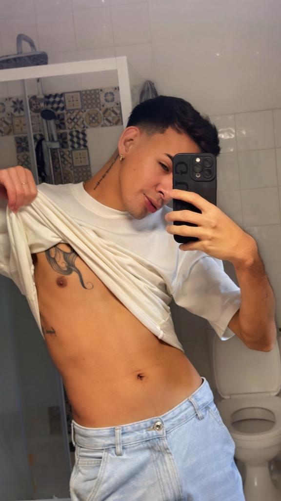 604981520: Chico busca chica en La Coruña