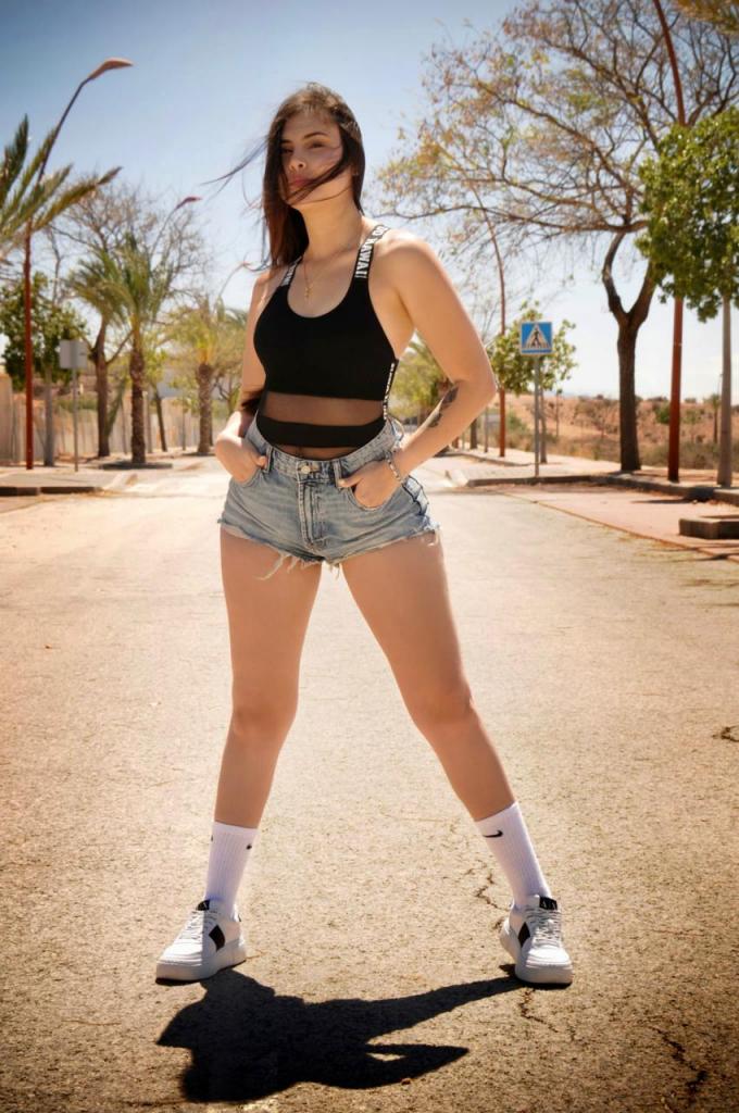 Chica busca chico en Tenerife: 