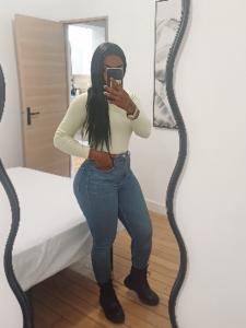 614873379: Chica busca chico en Tarragona