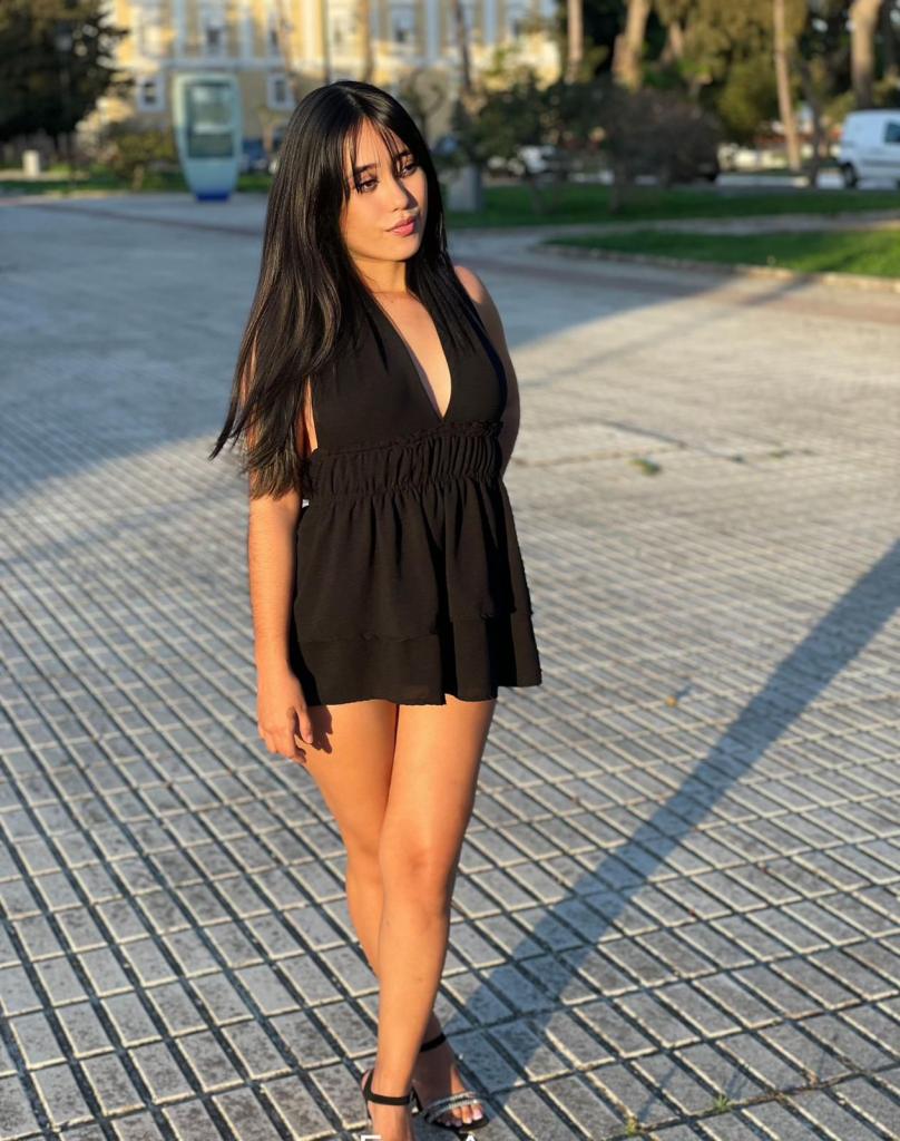 670034217: Chica busca chico en Sevilla
