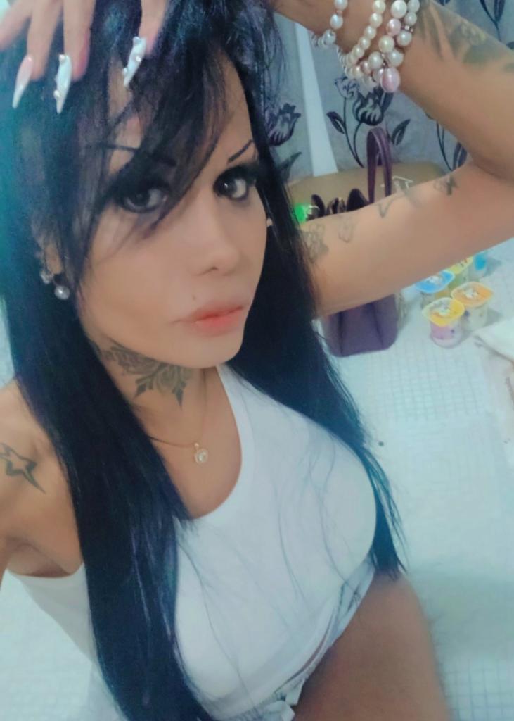 Chica busca chico en Almería: 