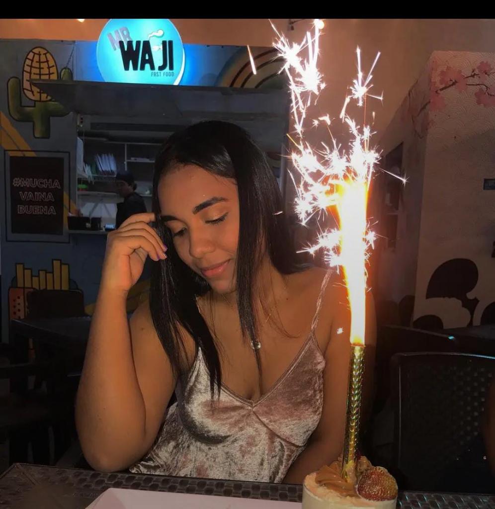 742013364: Chica busca chico en Valencia