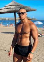 661540353: Chico busca chica en Barcelona