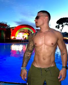 613546949: Chico busca chica en Málaga