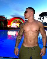 613546949: Chico busca chica en Málaga