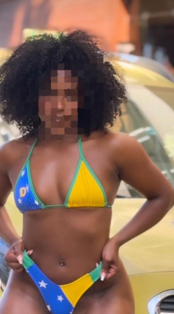 Chica busca chico en La Coruña: Chica busca chico