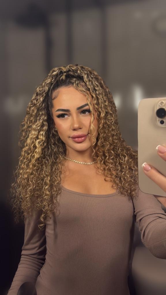 Chica busca chico en Málaga: Chica busca chico