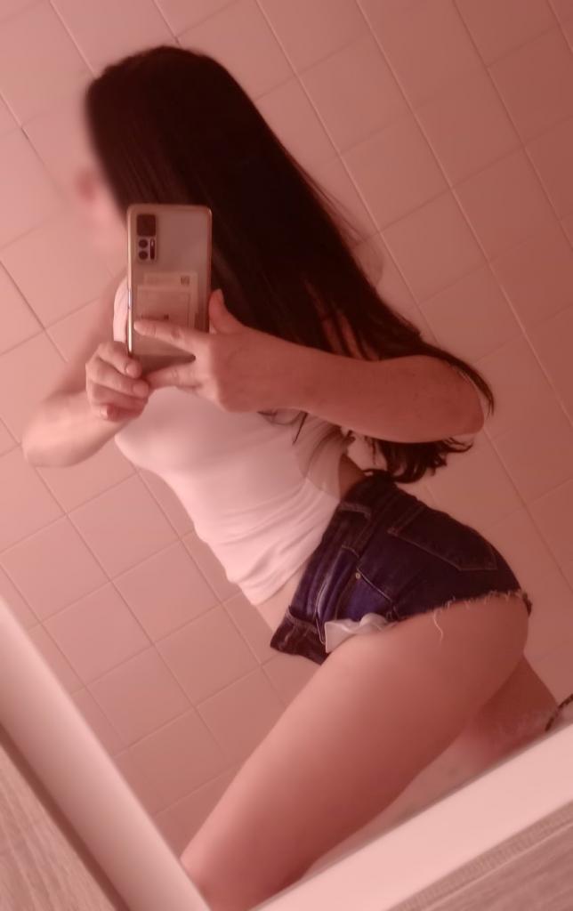 624073465: Chica busca chico en Granada