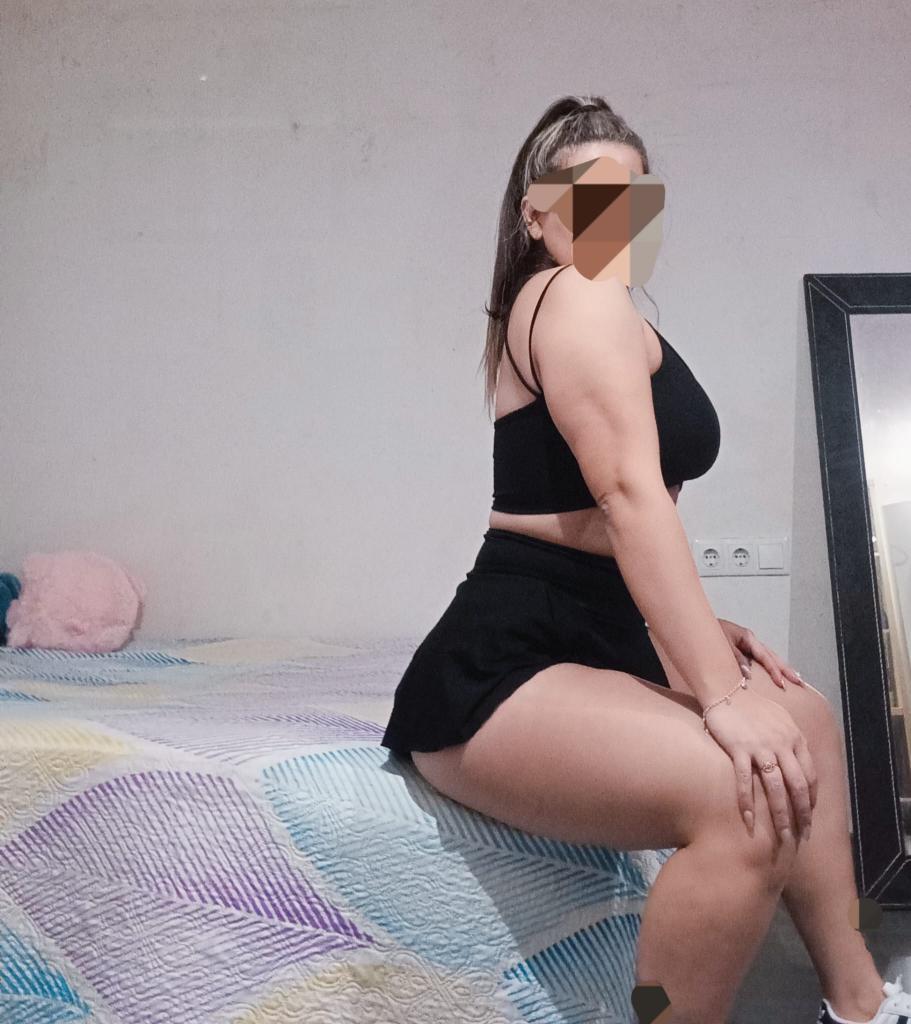 617710868: Chica busca chico en Barcelona
