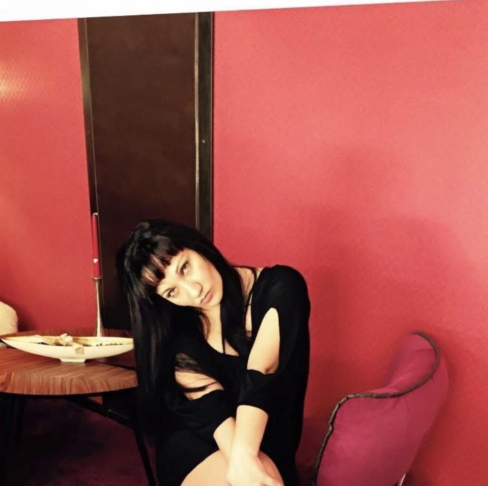 617037744: Chica busca chico en Barcelona