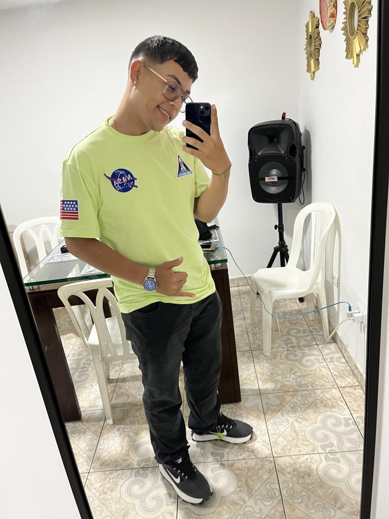 665423385: Chico busca chica en Murcia