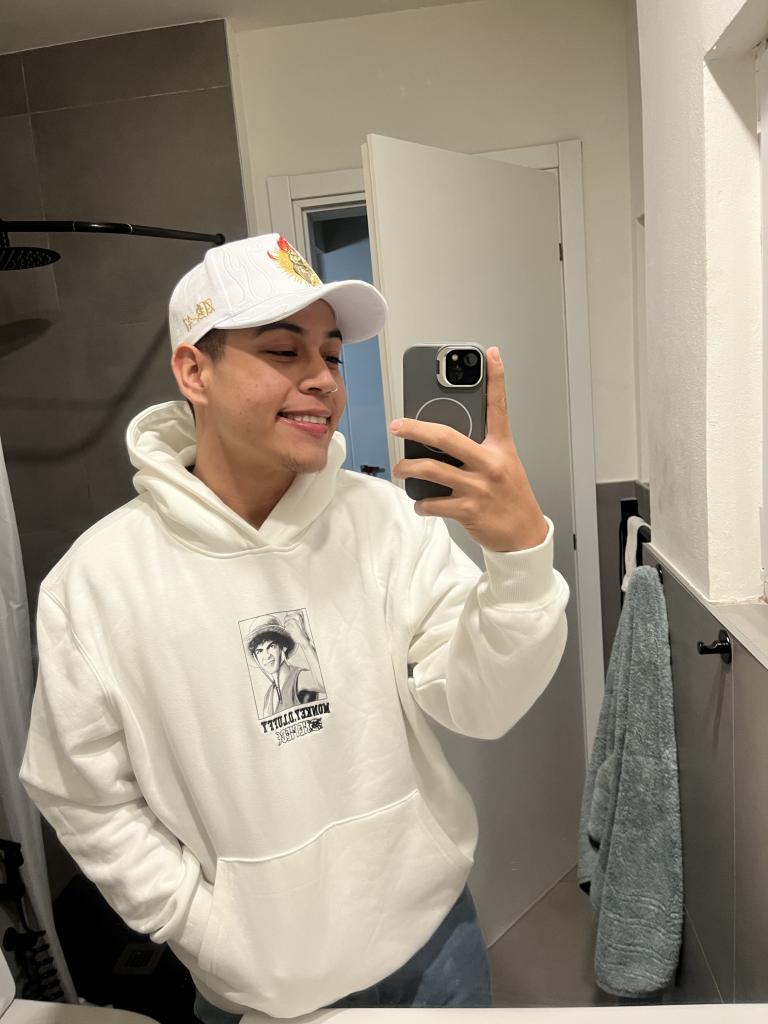 665423385: Chico busca chica en Murcia