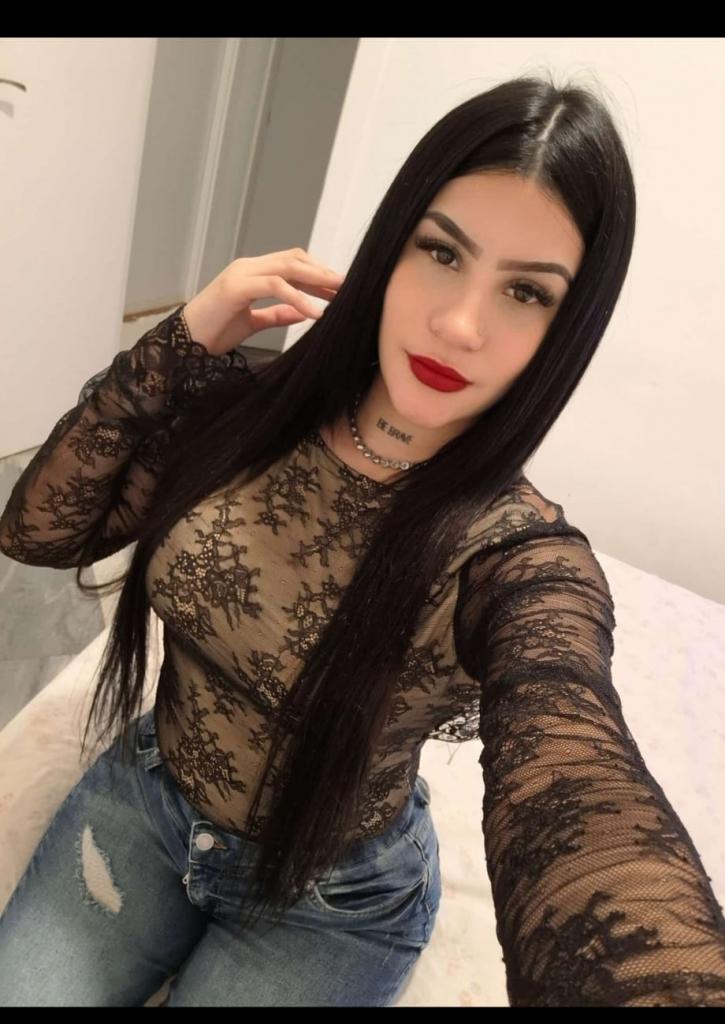 627462149: Chica busca chico en Sevilla