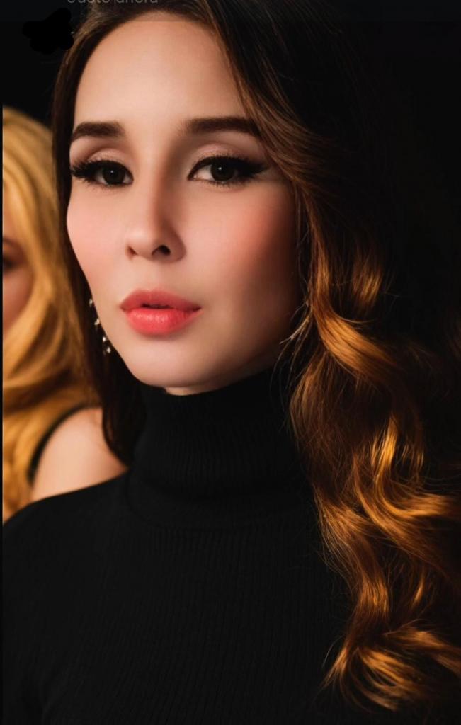 627799550: Travesti en León