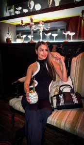 674504749: Chica busca chico en Barcelona