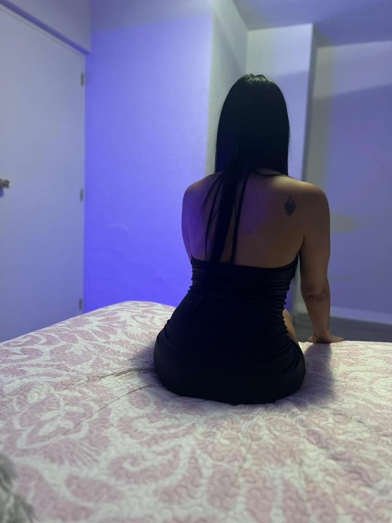 671268179: Chica busca chico en Madrid