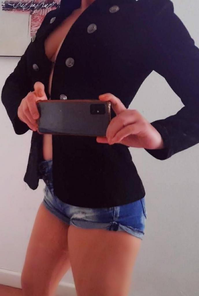 624073465: Chica busca chico en Granada