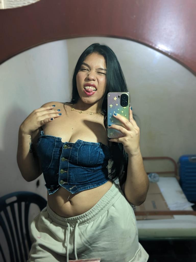 672961870: Chica busca chico en León