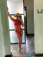 647973031: Chica busca chico en Barcelona