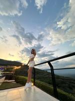 664035348: Chica busca chico en Madrid