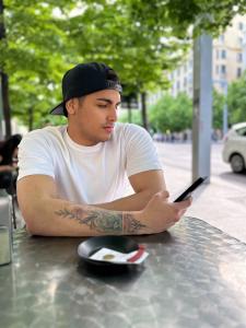 662421374: Chico busca chica en Zaragoza