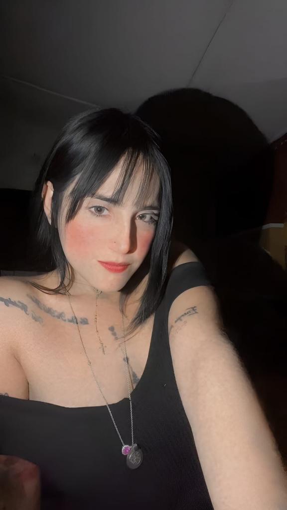 613933838: Chica busca chico en Cantabria