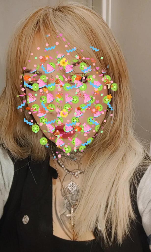 695122051: Chica busca chico en Sevilla