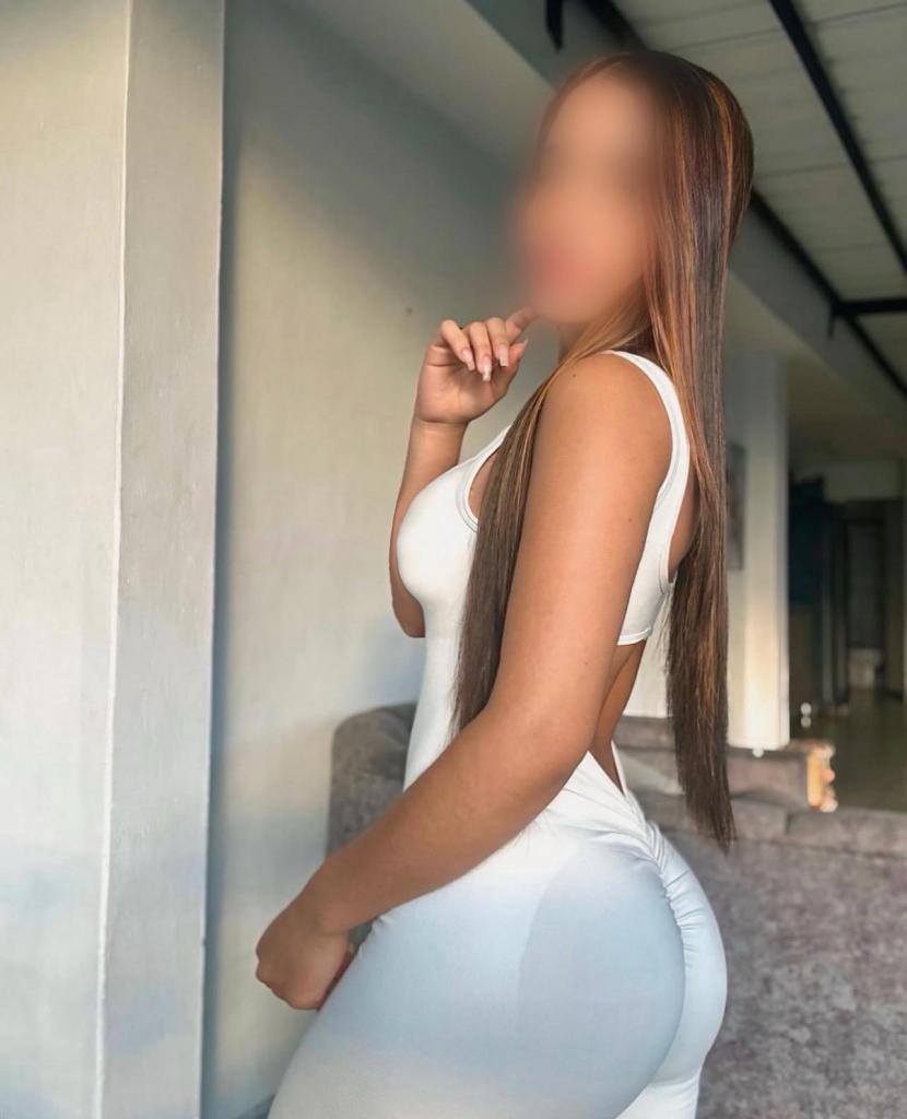 Chica busca chico en Alicante: Chica busca chico