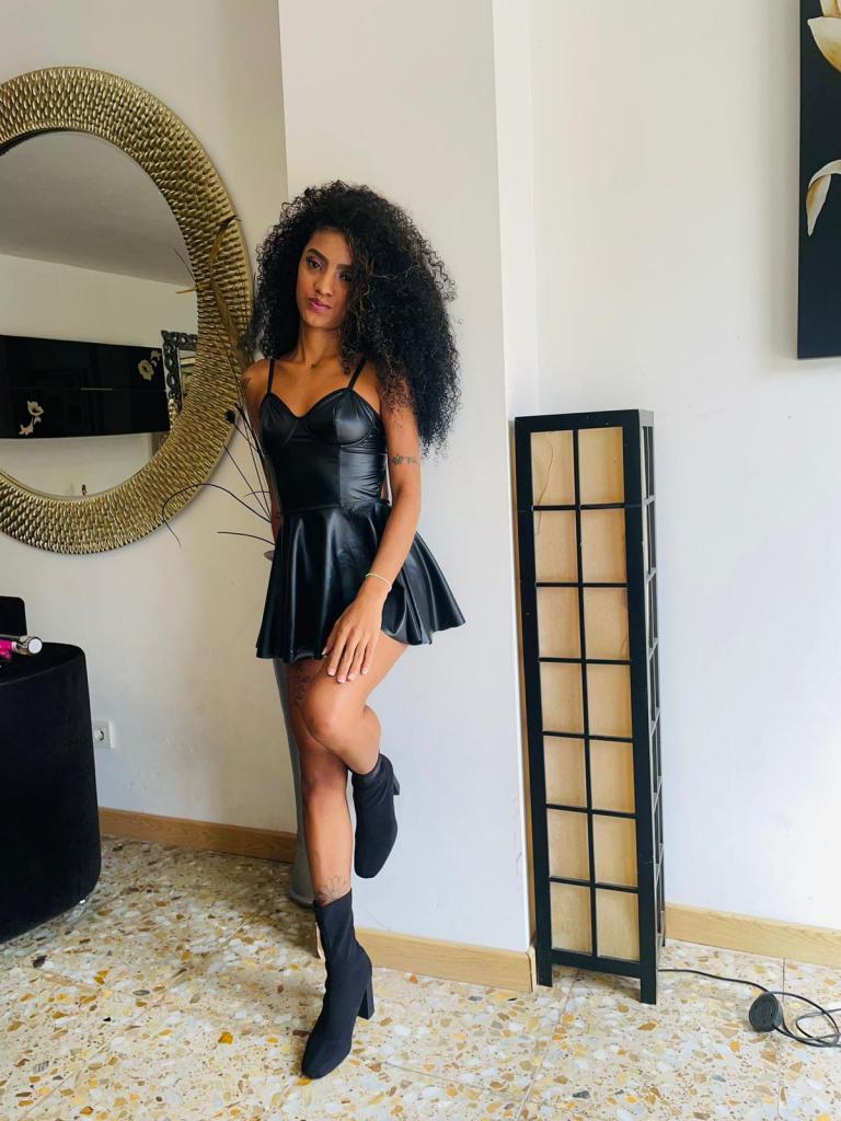 634895728: Chica busca chico en Málaga