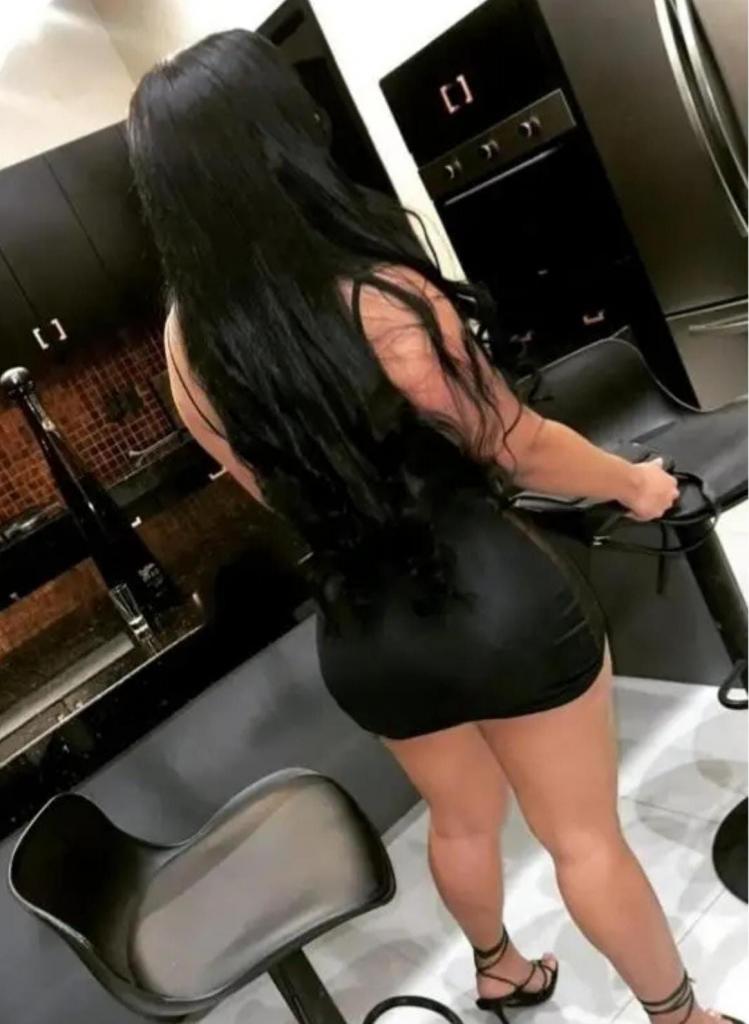 614829882: Chica busca chico en Valencia