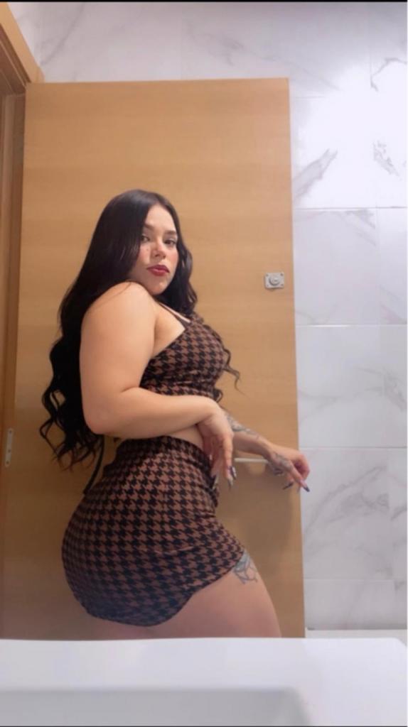 614291391: Chica busca chico en La Coruña