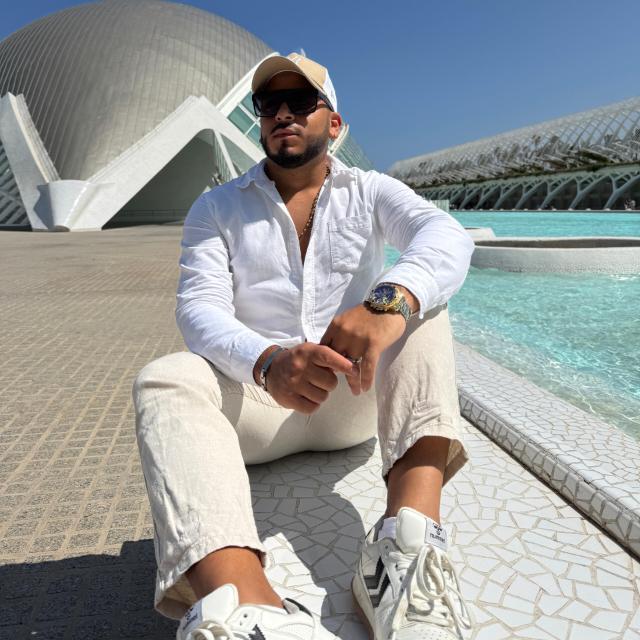 682318123: Chico busca chica en Alicante