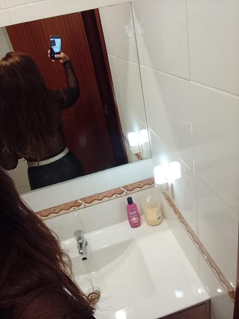 613734217: Chica busca chico en Madrid