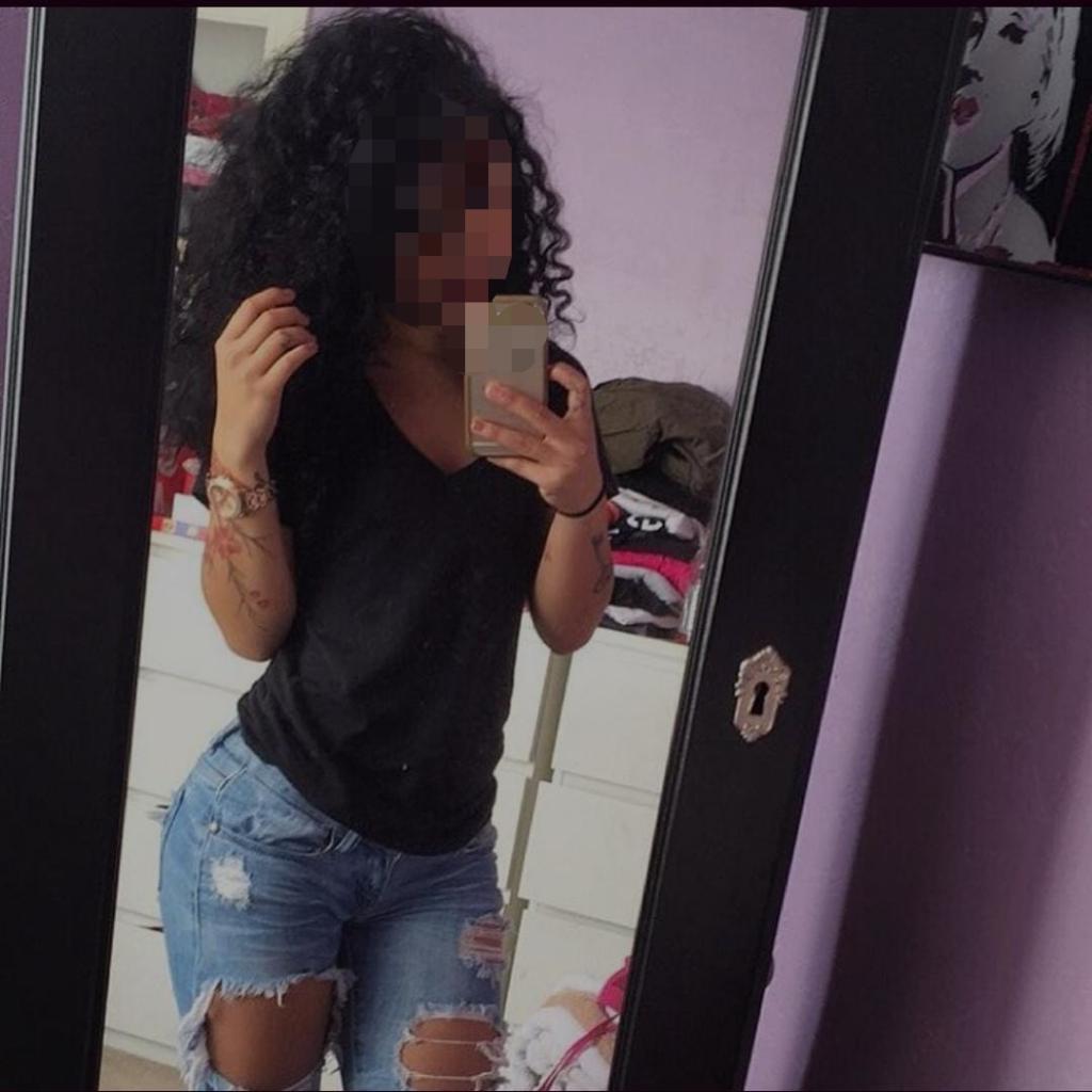 613574395: Chica busca chico en Valencia