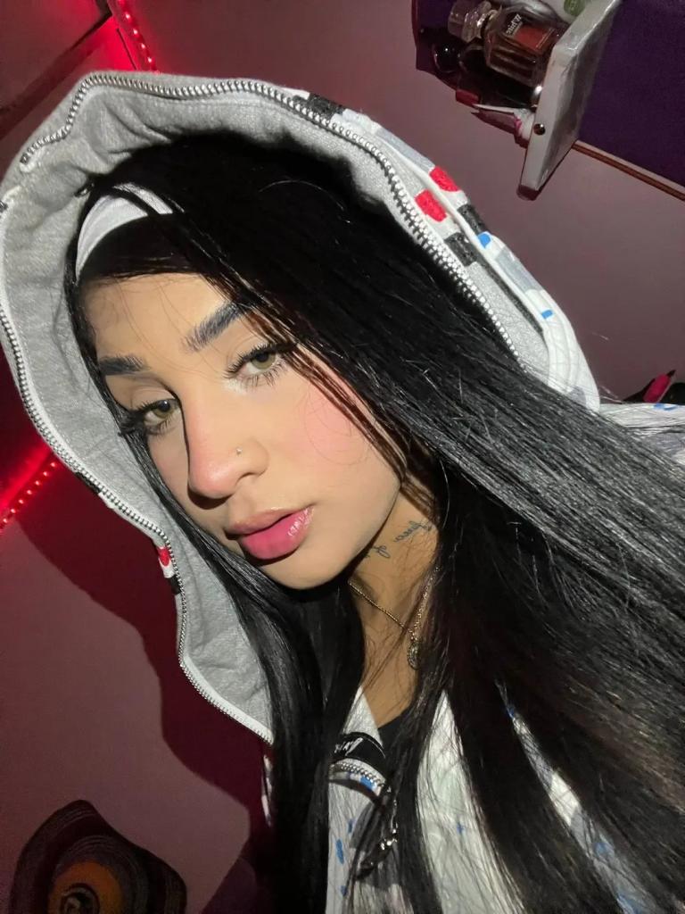 633409268: Chica busca chico en Mallorca