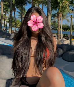 613891250: Chica busca chico en Barcelona