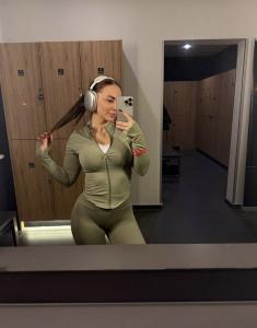 613872114: Chica busca chico en Granada