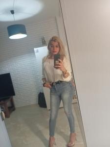 613815787: Chica busca chico en Málaga