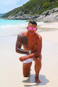 632260846: Chico busca chica en Barcelona