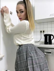 613872114: Chica busca chico en Granada