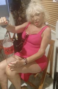 678709278: Chica busca chico en Barcelona